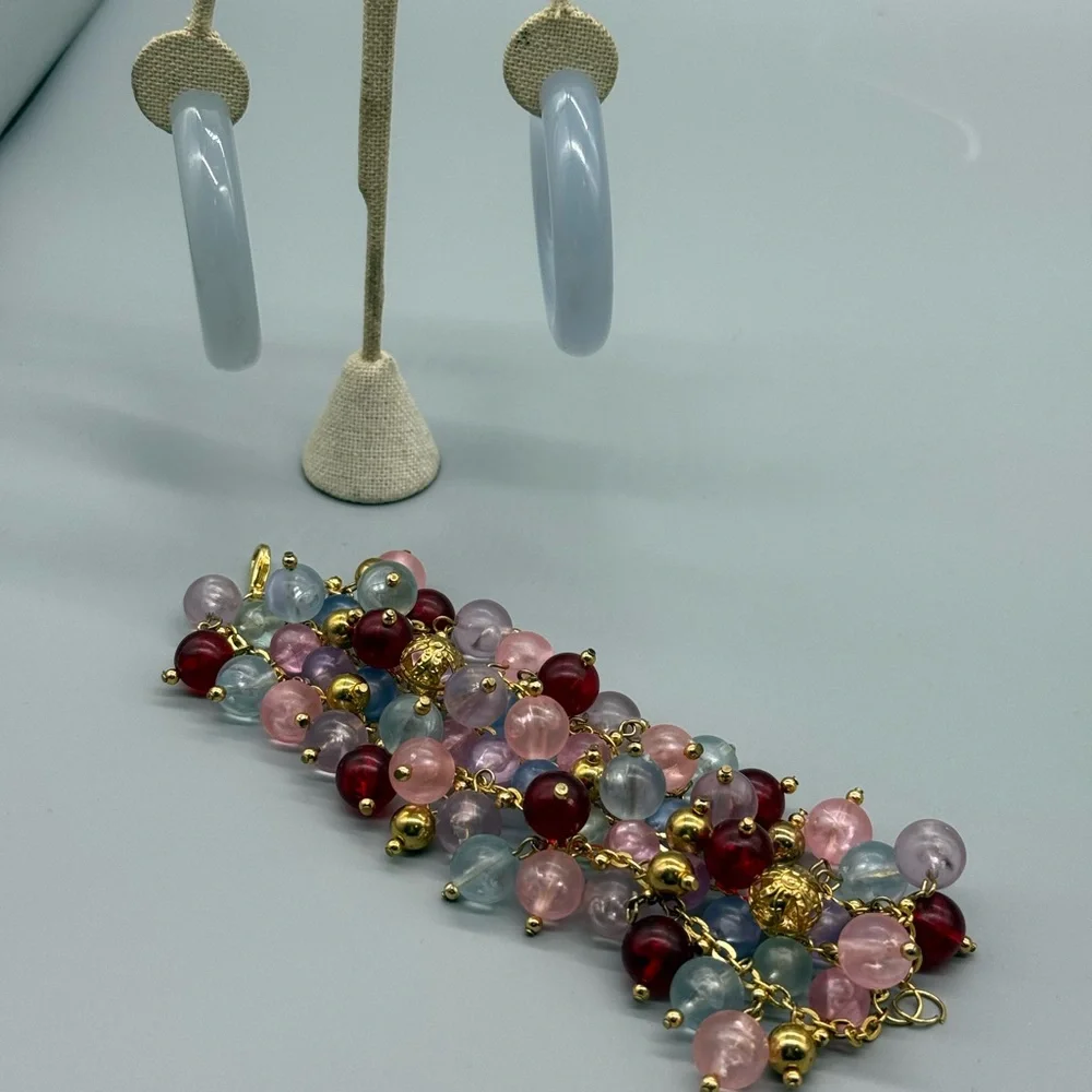 VINTAGE SET OF HOOP EARRINGS AND BRACELET - Picture 8 of 11